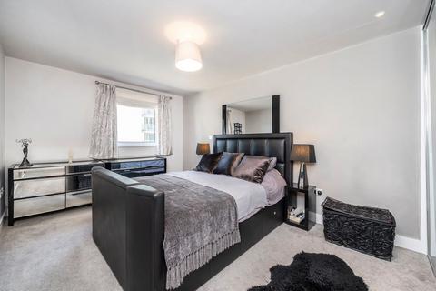 1 bedroom flat for sale, Basin Approach, London E16