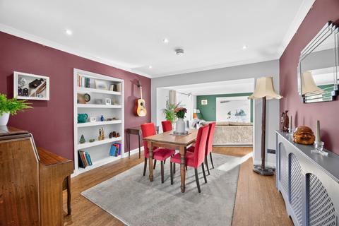 4 bedroom detached house for sale, Main Road, Newbridge