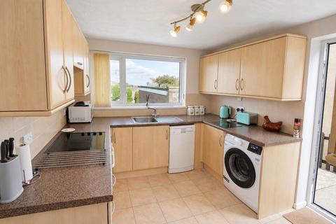 2 bedroom bungalow for sale, Knightcott Gardens, Banwell
