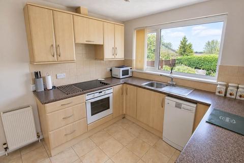 2 bedroom bungalow for sale, Knightcott Gardens, Banwell