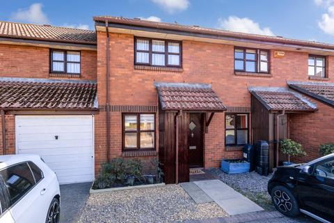 2 bedroom house to rent, Waldren Close, Poole
