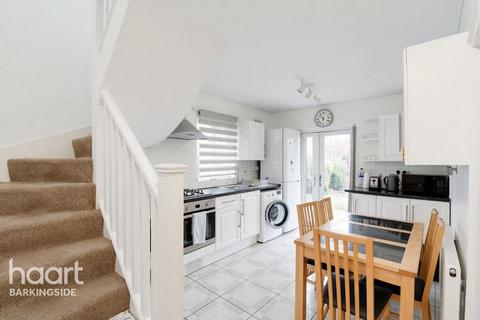 3 bedroom semi-detached bungalow for sale, Ashley Avenue, Barkingde
