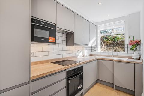 2 bedroom maisonette to rent, Connaught Street, London, W2