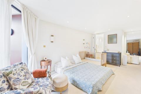 2 bedroom flat for sale, Flower Lane, London