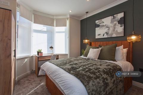 1 bedroom in a house share to rent, Whippendell Road, Watford, WD18