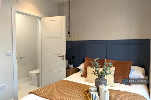 1 bedroom in a house share to rent, Herbert Avenue, Poole, BH12