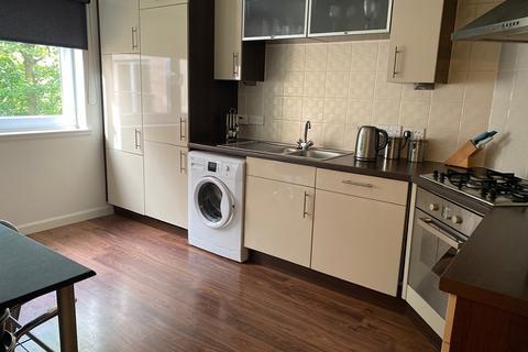 2 bedroom flat to rent, 36 Shaw Crescent, Aberdeen, AB25 3BT