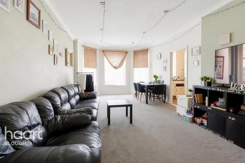 2 bedroom flat for sale, Upton Court Road, Slough