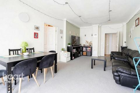 2 bedroom flat for sale, Upton Court Road, Slough