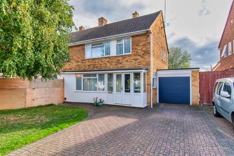 3 bedroom semi-detached house for sale, Silverdale Road, Earley, Reading
