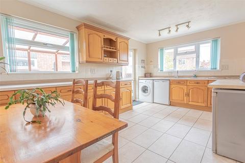 4 bedroom bungalow for sale, Keens Lane, Othery, Somerset, TA7