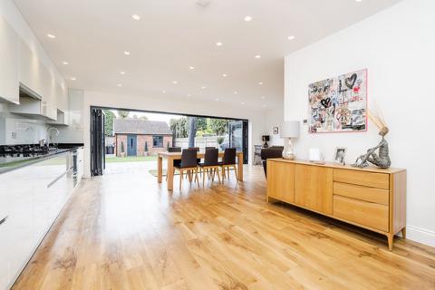 5 bedroom semi-detached house for sale, Keswick Avenue, HORNCHURCH, Essex, RM11
