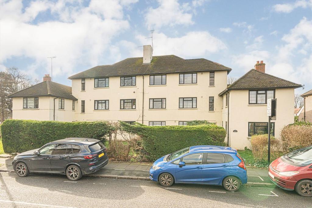 Amhurst Gardens, Isleworth TW7 2 bed flat for sale - £265,000