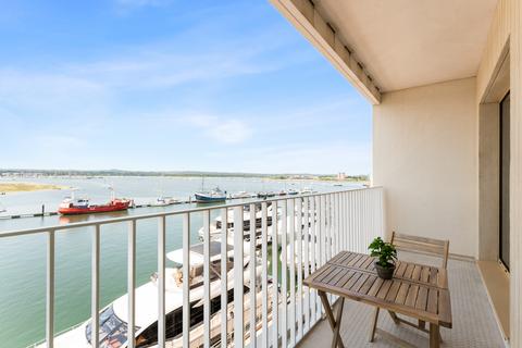 3 bedroom apartment to rent, The Waterfront, Twin Sails Bridge Approach BH15