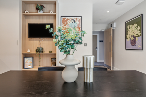Studio to rent, The Apiary, 1a The Mall W5