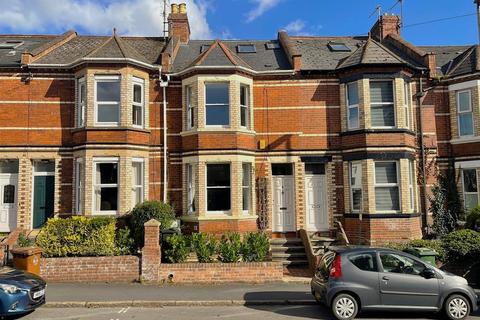 5 bedroom terraced house for sale