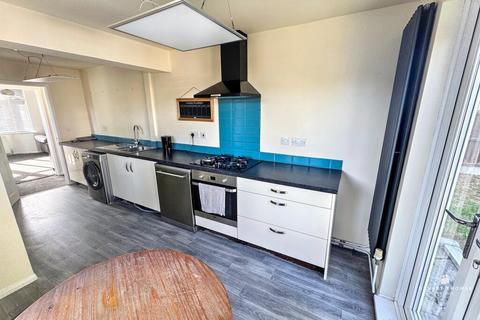 2 bedroom chalet for sale, Greenleas, Thundersley