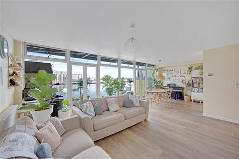 2 bedroom flat to rent, Western Beach Apartments, 36 Hanover Avenue, Royal Victoria Dock, E16