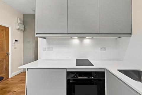 Studio to rent, Arvon Court, 3 Titchborne Row, W2