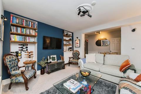 2 bedroom flat for sale, Grosvenor Place, Exeter, Devon, EX1
