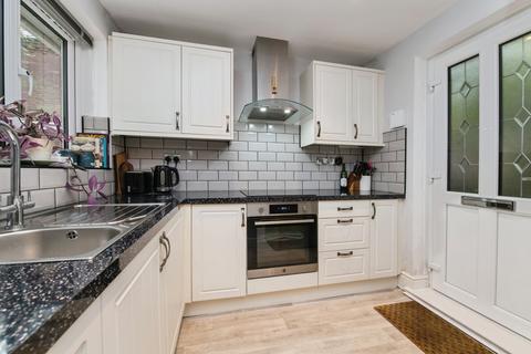 2 bedroom flat for sale, Grosvenor Place, Exeter, Devon, EX1