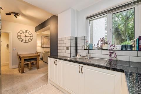 2 bedroom flat for sale, Grosvenor Place, Exeter, Devon, EX1