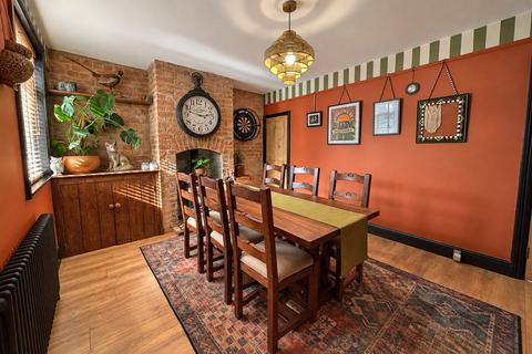 2 bedroom semi-detached house for sale, Station Road, Westbury