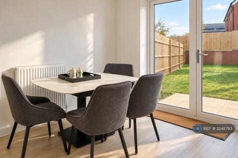 3 bed semi-detached house for rent in Blackwater Close, Stevenage, SG1