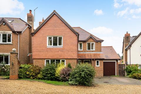 4 bed detached house for rent in Kings Road, Hampshire SO22