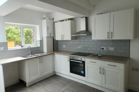 2 bed terraced house for rent in Alverthorpe Road, WAKEFIELD, WF2 9PD