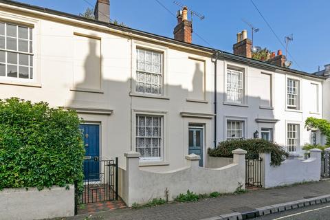 3 bed terraced house for rent in Parchment Street, Winchester, SO23