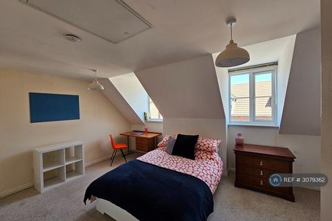 6 bed terraced house for rent in Bostock Road, Chichester, PO19