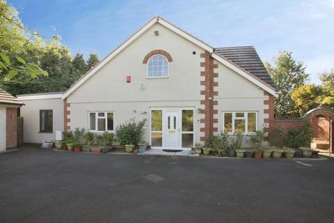 4 bed house for rent in Dunchurch Road, Rugby, CV22