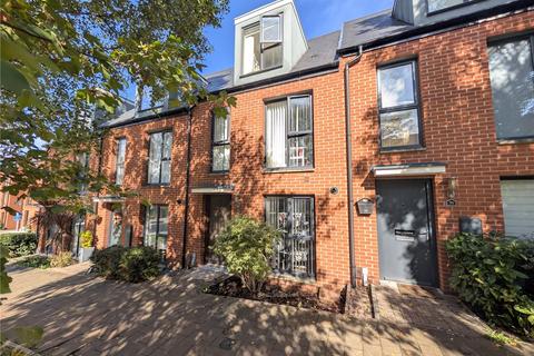 3 bed terraced house for rent in Ketley Park Road, Ketley, Telford, Shropshire, TF1