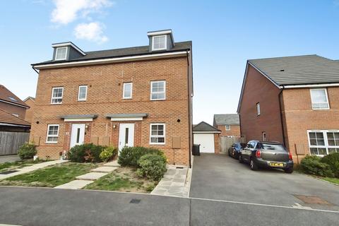 4 bed semi-detached house for rent in Spinning Wheel Drive, Warwickshire CV11