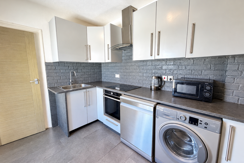 1 bed flat/apartment for rent in Vicarage Lane, London, E15