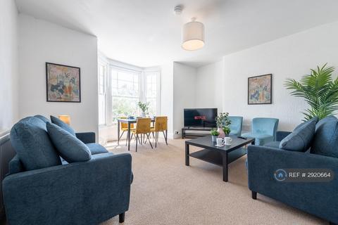 4 bed flat/apartment for rent in Palmyra Place, Newport, NP20