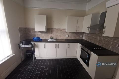 1 bed room for rent in Park Road North, Birkenhead, CH41