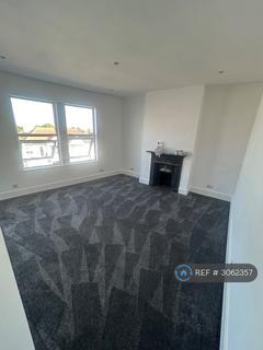 2 bed flat/apartment for rent in Hamlet Court Road, Westcliff-On-Sea, SS0