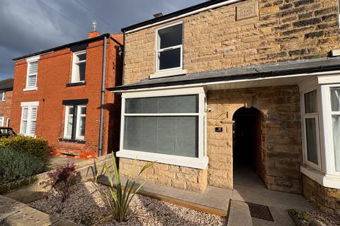 3 bed house for rent in Old Hall Road, Chesterfield, S40