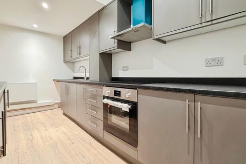 2 bed flat/apartment for rent in Hambridge Road, Newbury, Berkshire, RG14