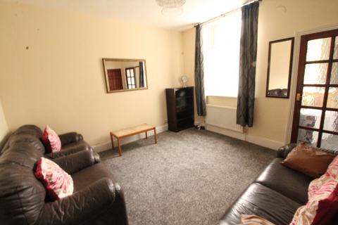 4 bedroom terraced house to rent, Belle Grove West, Newcastle upon Tyne NE2