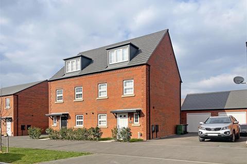 3 bed semi-detached house for rent in Fox Avenue, The Spinney, Shrewsbury
