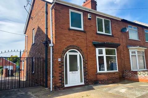 3 bed semi-detached house for rent in Buckingham Avenue, SCUNTHORPE, DN15