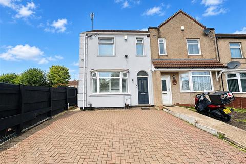 4 bedroom end of terrace house for sale