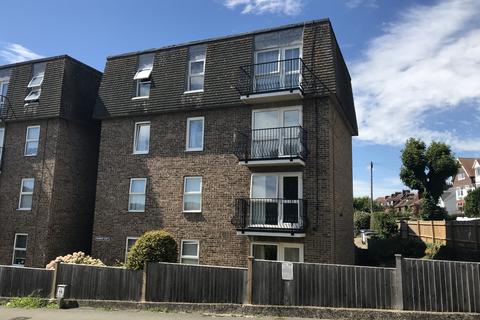 2 bed flat/apartment for rent in Richmond Court, Dover, CT16