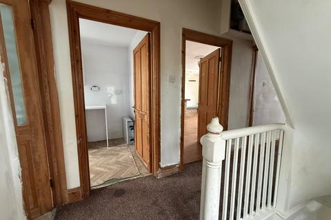 3 bed flat/apartment for rent in High Street, West Bromwich, West Midlands, B70