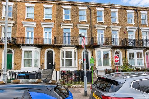 2 bed flat/apartment for rent in Westbrook Gardens, Margate, Kent, CT9