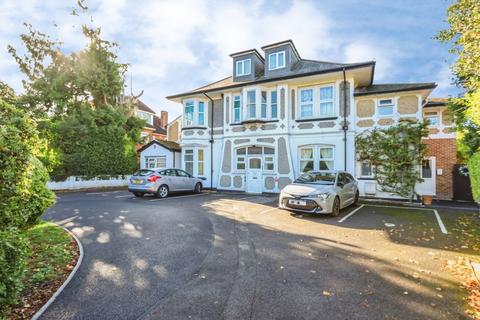 3 bedroom flat for sale