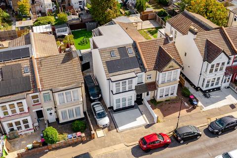 1 bed room for rent in Honiton Road, Southend-On-Sea